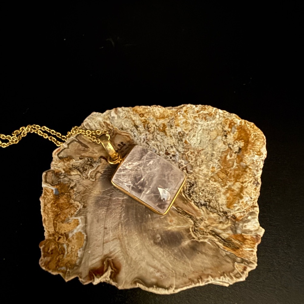 Handmade gold plated rose quartz necklace - Picture 2 of 5